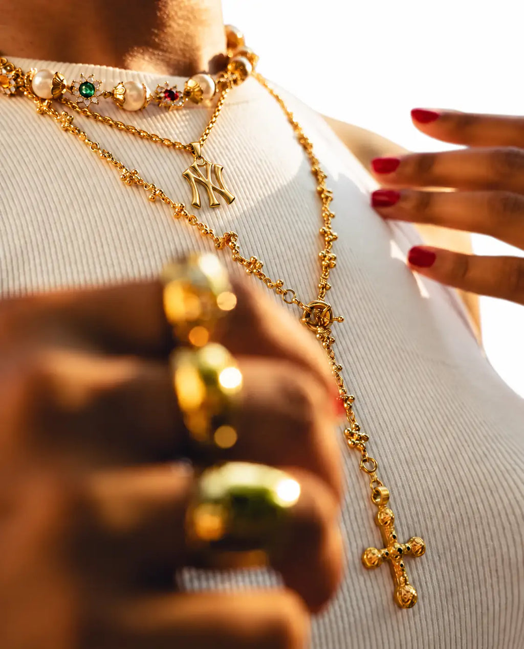 AZELIA® "NY" GOLD NECKLACE