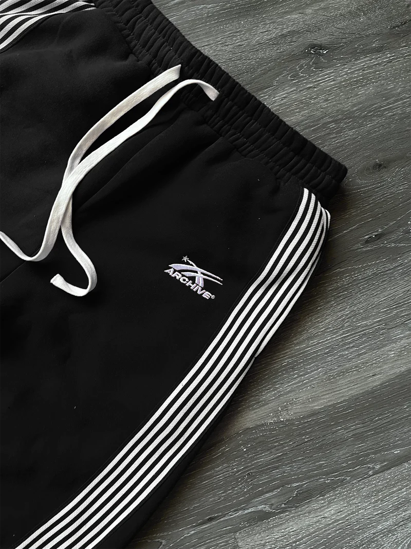 AZELIA© "BLACK" SWEATPANTS